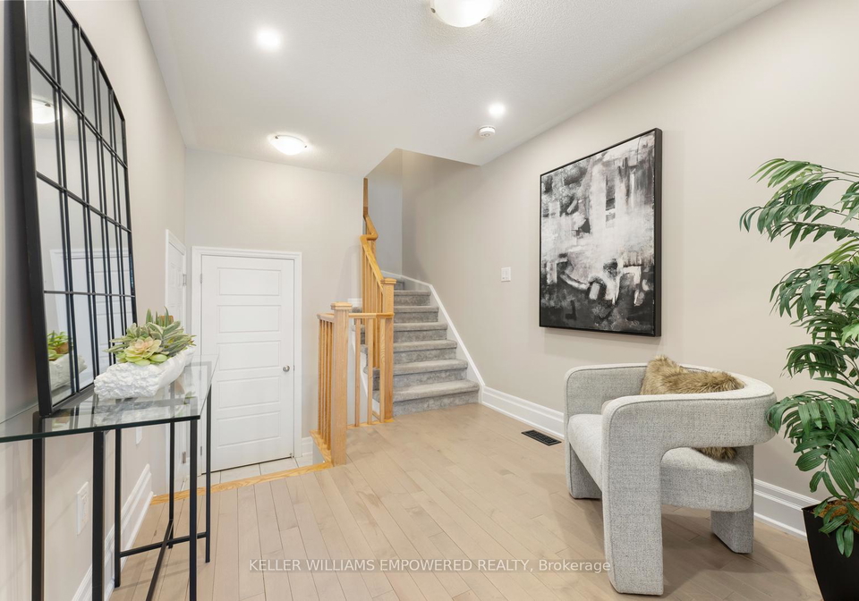 7-delano-way-newmarket-ontario-n13076974