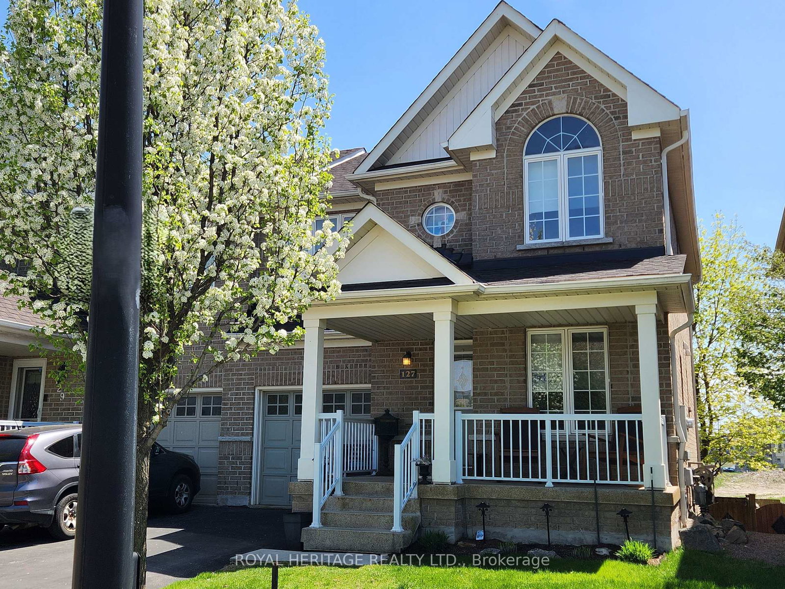 127-knapton-drive-newmarket-ontario-n13077408