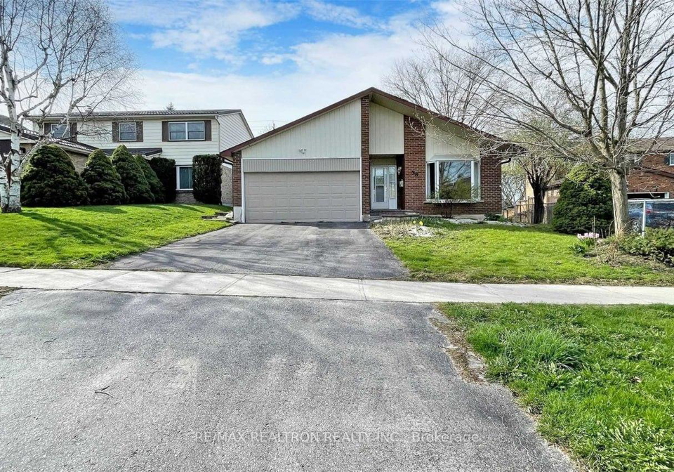 88-eastman-crescent-newmarket-ontario-n13077434