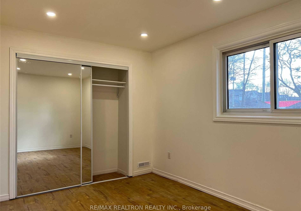 88-eastman-crescent-newmarket-ontario-n13077434