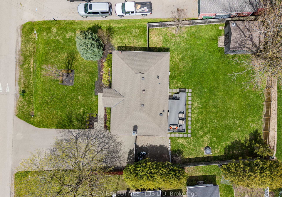 9-hazelbury-drive-king-ontario-n13077742