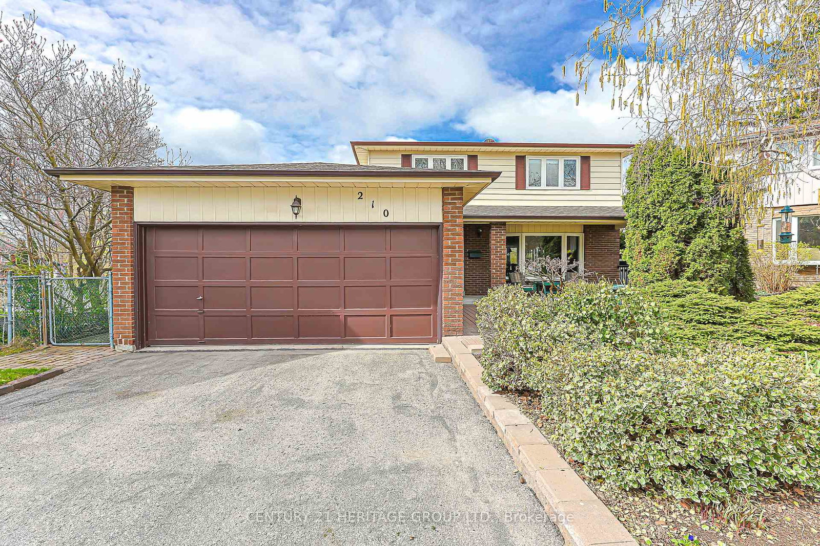 210-thornwillow-court-newmarket-ontario-n13077754