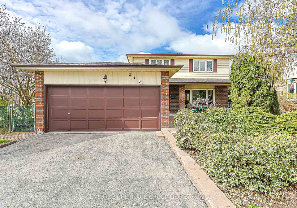 210-thornwillow-court-newmarket-ontario-n13077754