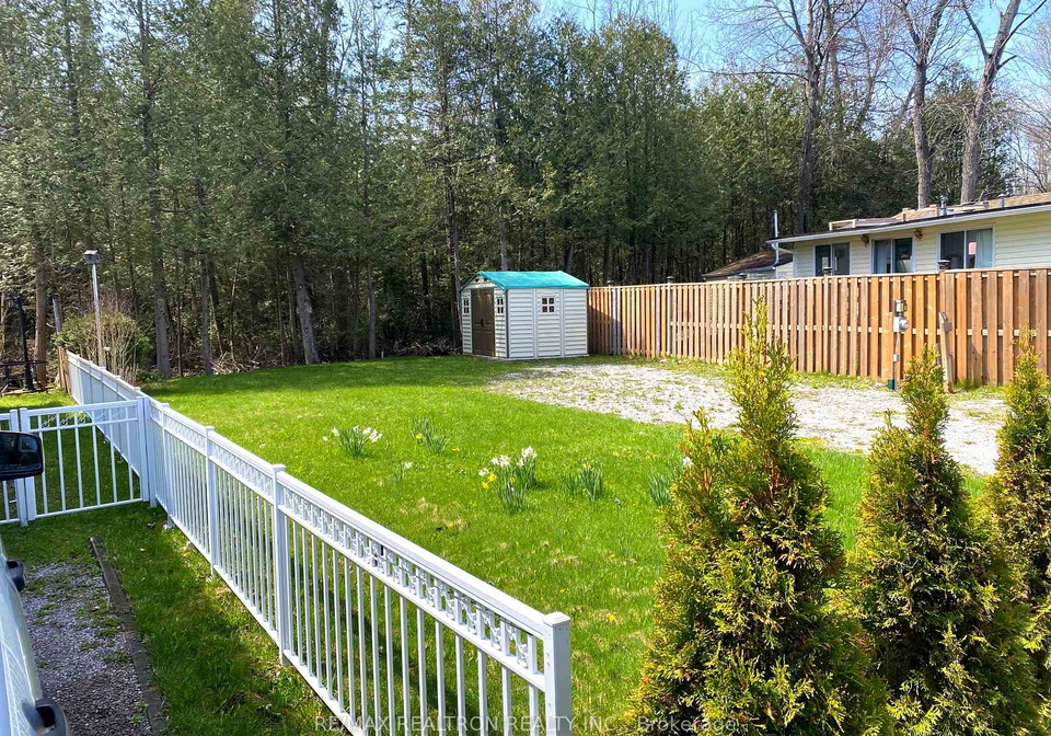 53-horseshoe-circle-georgina-ontario-n13078972
