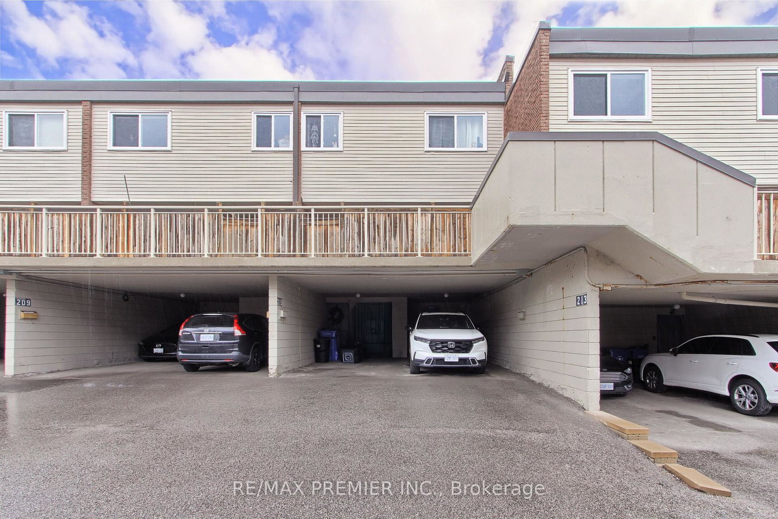213-milestone-crescent-aurora-ontario-n13081984