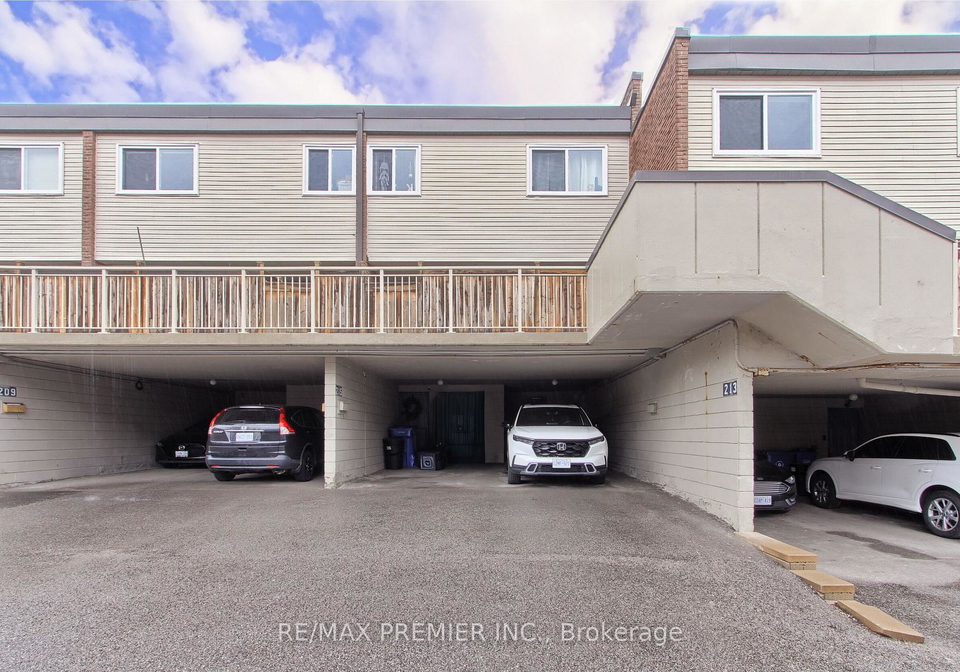 213-milestone-crescent-aurora-ontario-n13081984