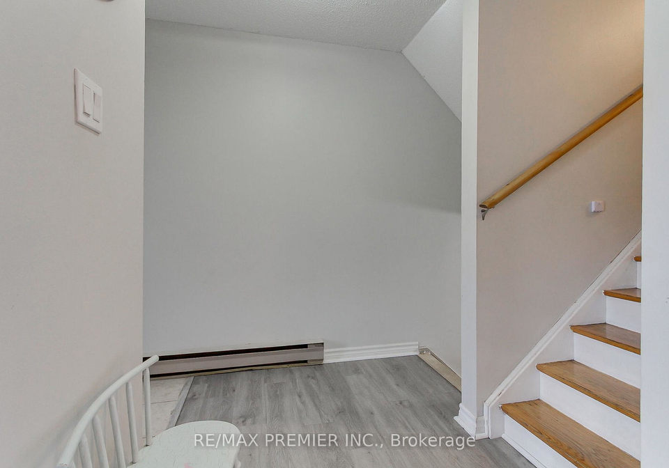 213-milestone-crescent-aurora-ontario-n13081984