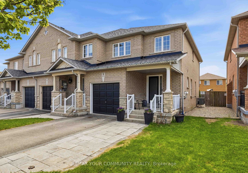9-e-collis-drive-aurora-ontario-n13083082