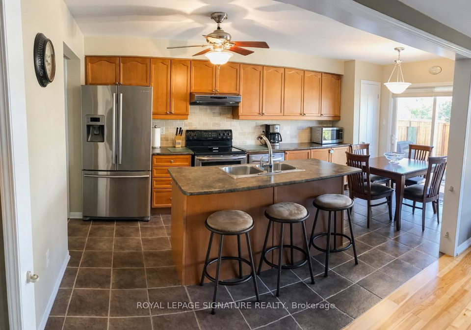 212-chilcott-crescent-newmarket-ontario-n13083206