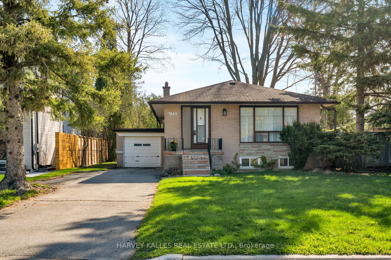 133-wood-lane-richmond-hill-ontario-n13083920