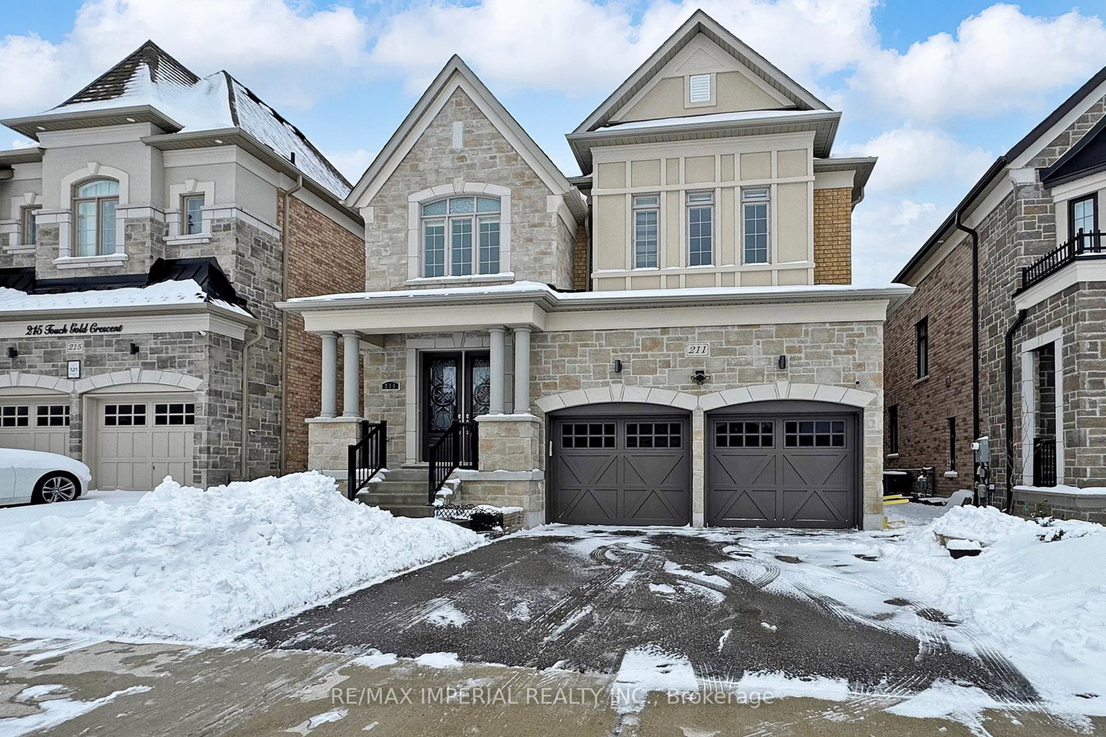 211-touch-gold-crescent-aurora-ontario-n13083948