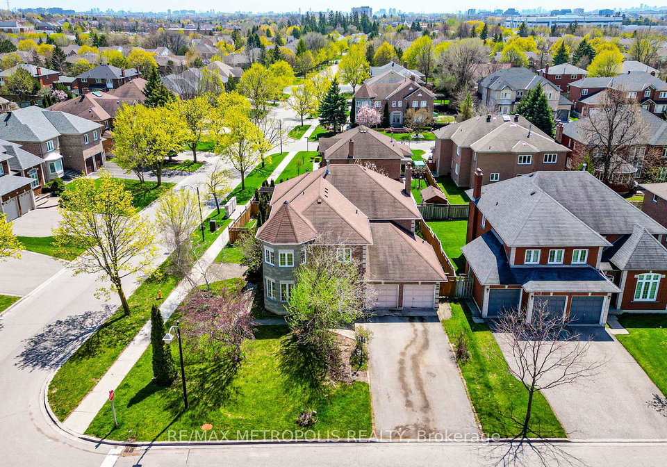 2-schooner-court-markham-ontario-n13086556
