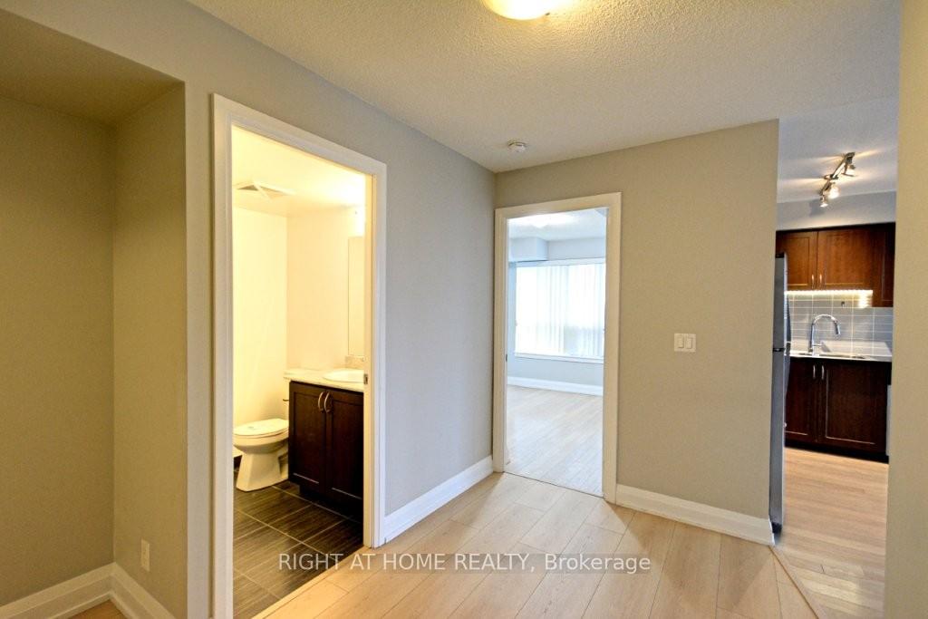 370-highway-7-e-richmond-hill-ontario-n13087062