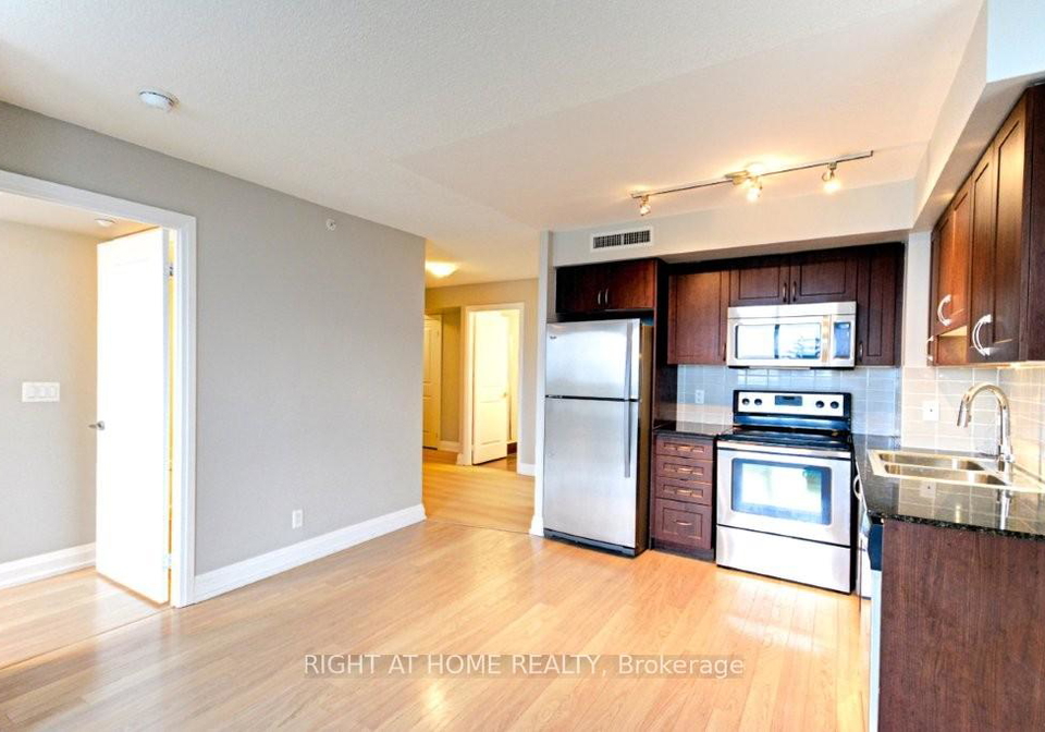 370-highway-7-e-richmond-hill-ontario-n13087062