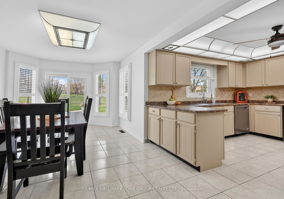 297-alex-doner-drive-newmarket-ontario-n13087094