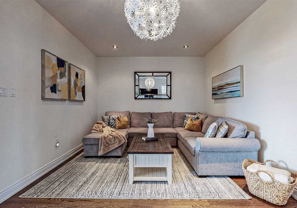 312-ritas-avenue-newmarket-ontario-n13087988