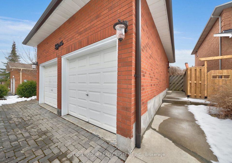 56-ballard-crescent-newmarket-ontario-n13088202