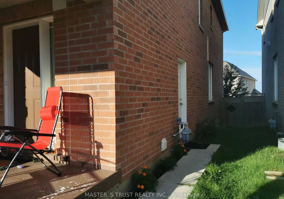 16-lady-gwillim-avenue-east-gwillimbury-ontario-n13088302