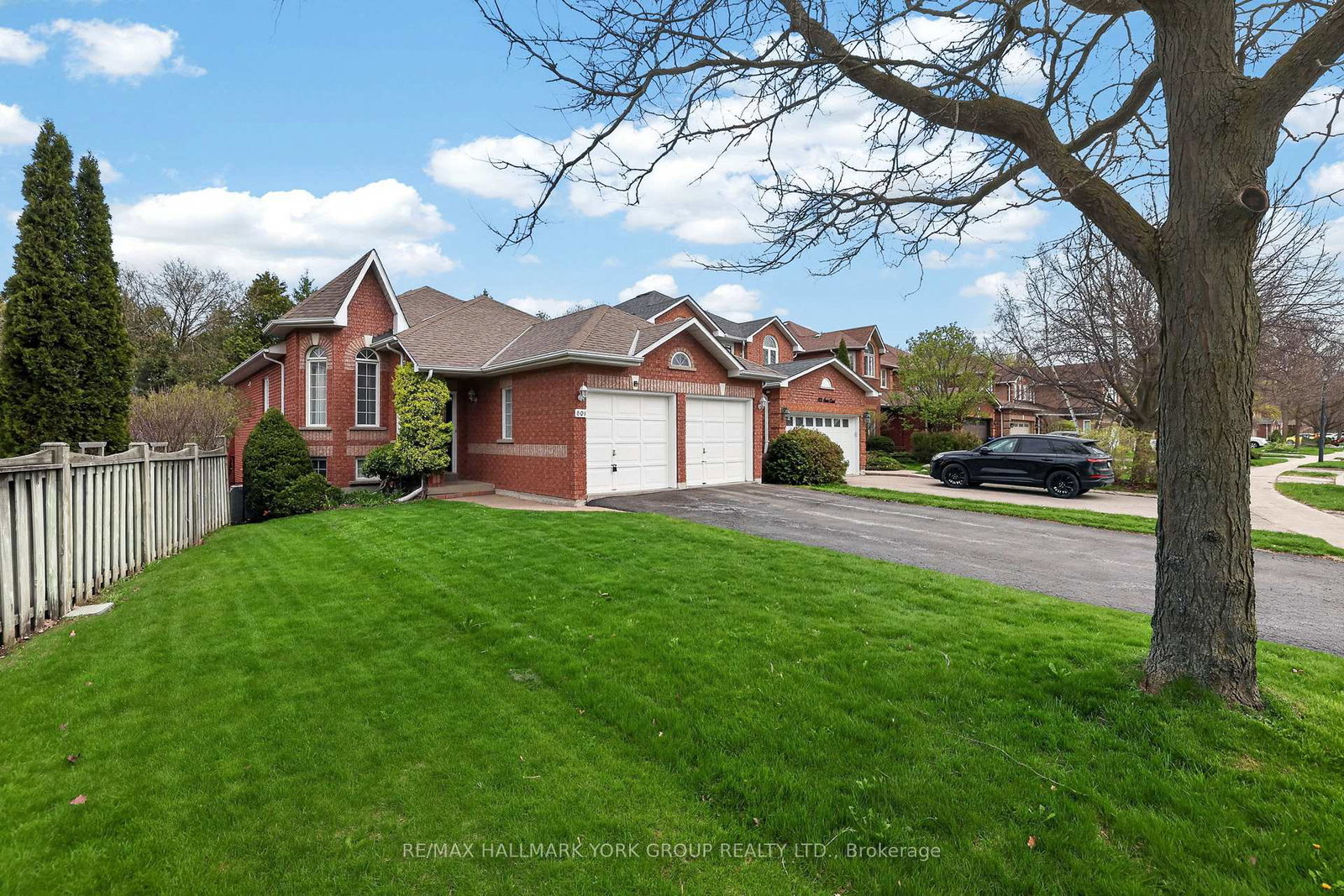 801-surin-court-newmarket-ontario-n13089342