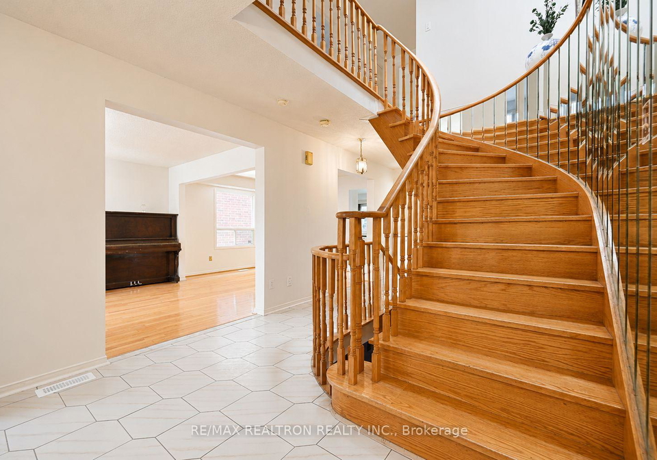 10-pinewood-drive-vaughan-ontario-n13090536