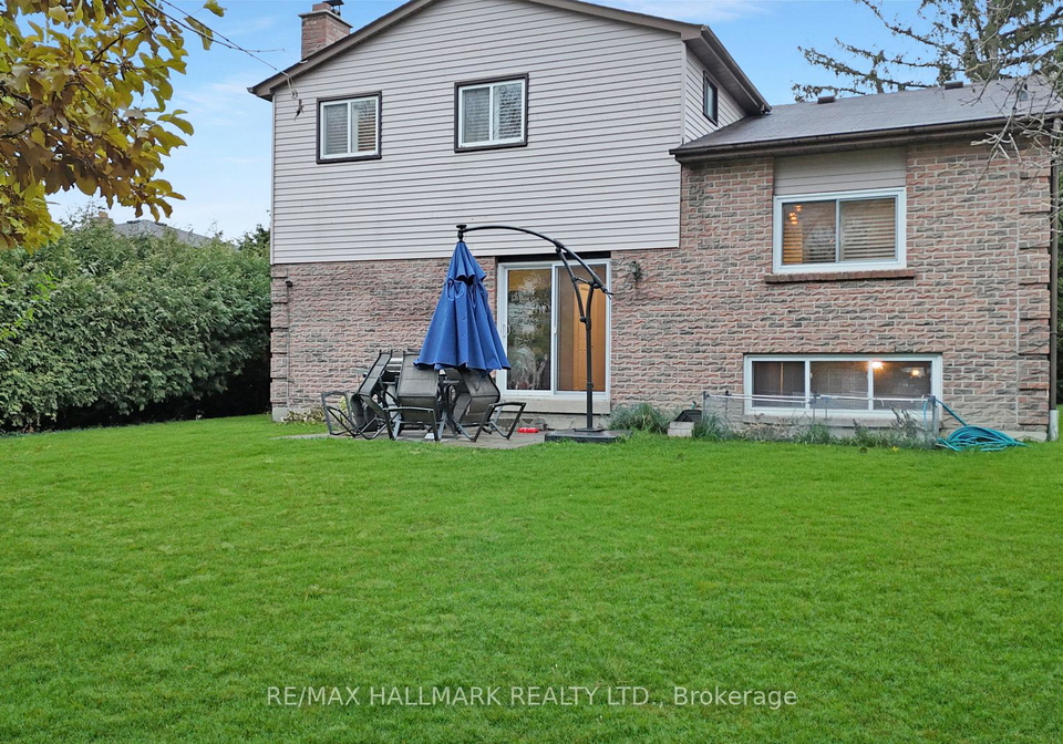 22-avondale-crescent-aurora-ontario-n13090612