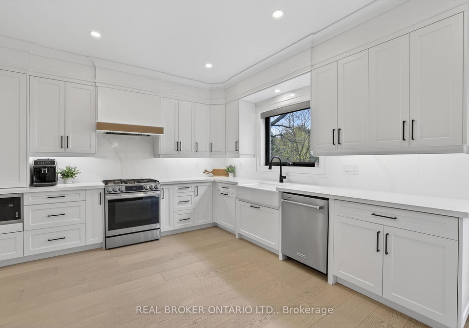 8-mcquaid-court-east-gwillimbury-ontario-n13091640