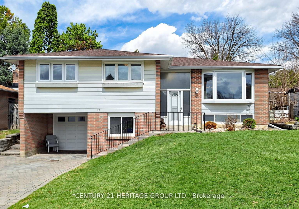 72-romfield-circuit-markham-ontario-n13093692
