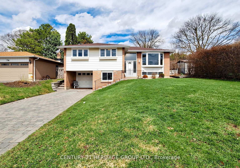 72-romfield-circuit-markham-ontario-n13093692