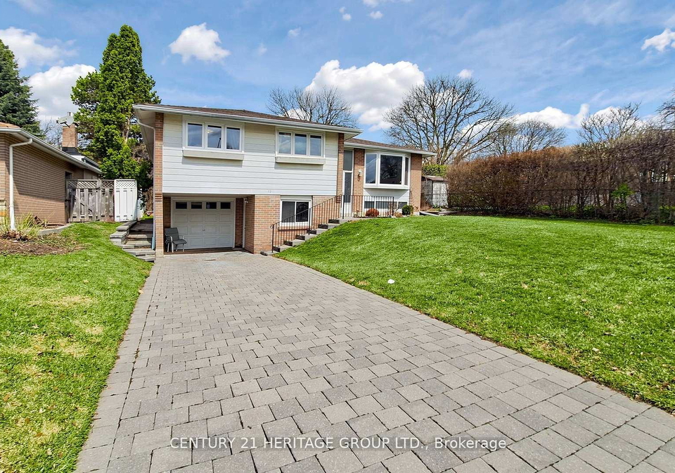 72-romfield-circuit-markham-ontario-n13093692