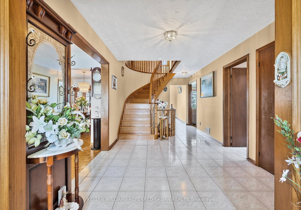 160-miller-park-avenue-bradford-west-gwillimbury-ontario-n13094850