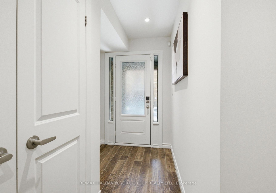 104-gordon-circle-newmarket-ontario-n13095110