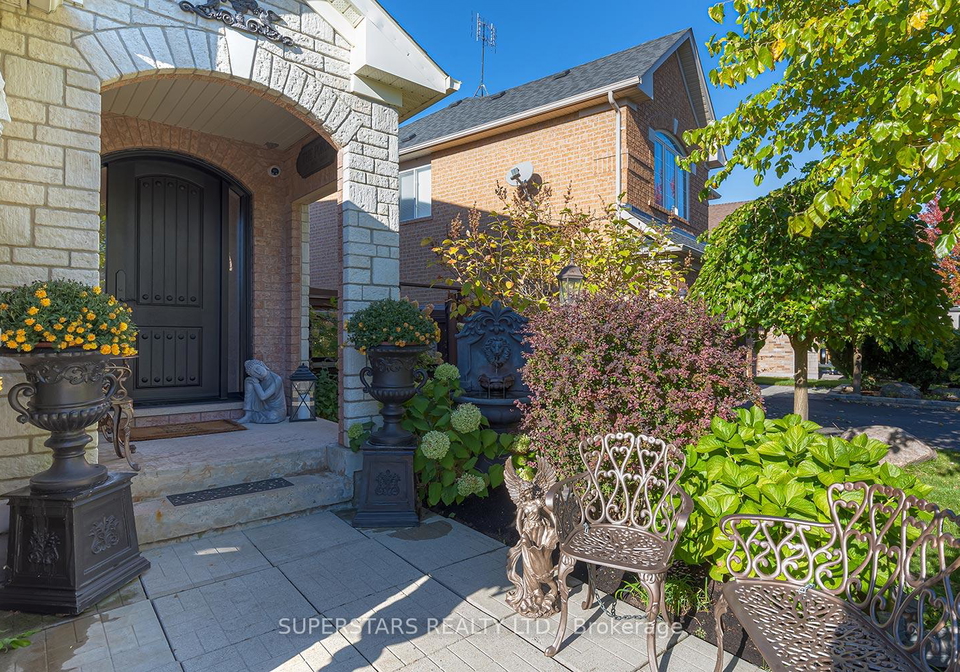 166-worthington-avenue-richmond-hill-ontario-n13095436