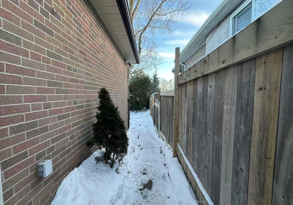 6-lincoln-green-drive-markham-ontario-n13095908