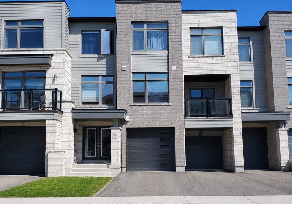52-vantage-loop-street-newmarket-ontario-n13096004