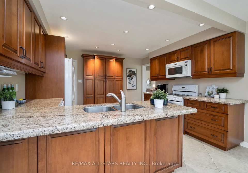 33-carpenter-court-markham-ontario-n13096182