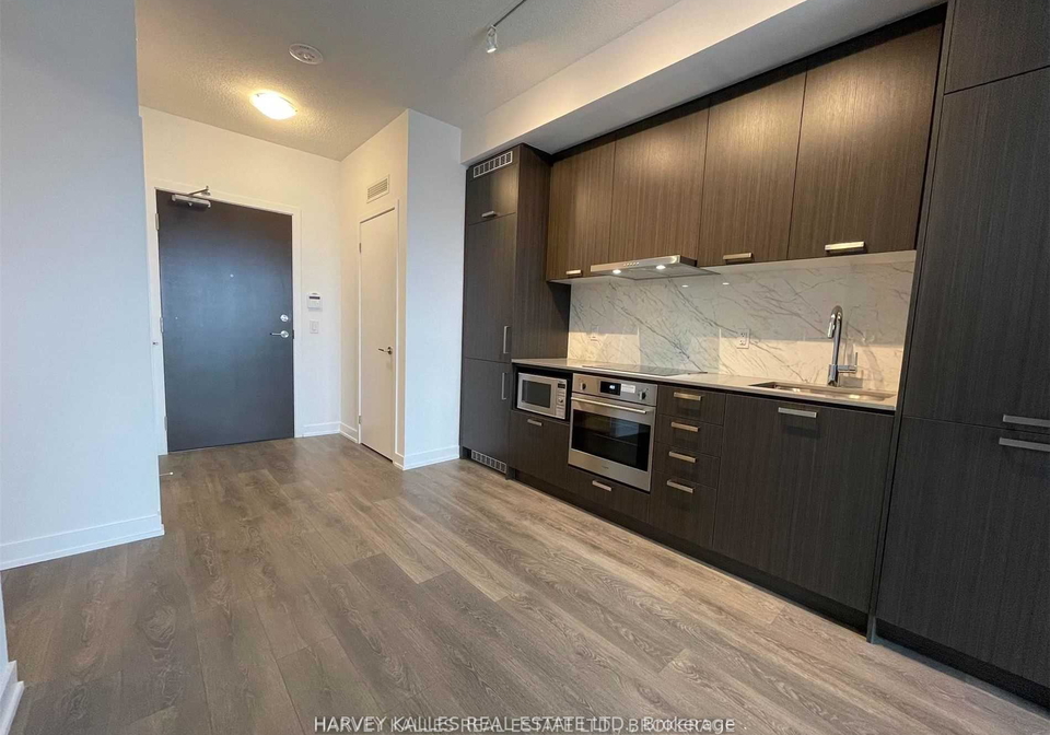 38-honeycrisp-crescent-vaughan-ontario-n13096348