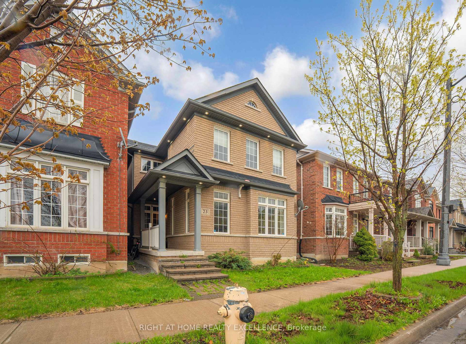 23-quail-hollow-markham-ontario-n13096802