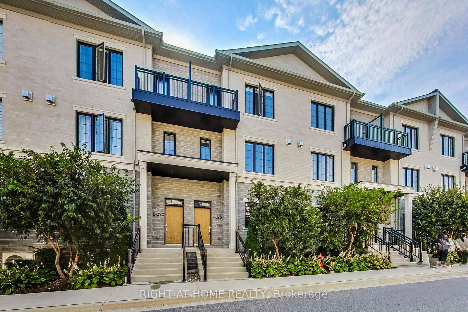 390-highway-7-e-richmond-hill-ontario-n13097058