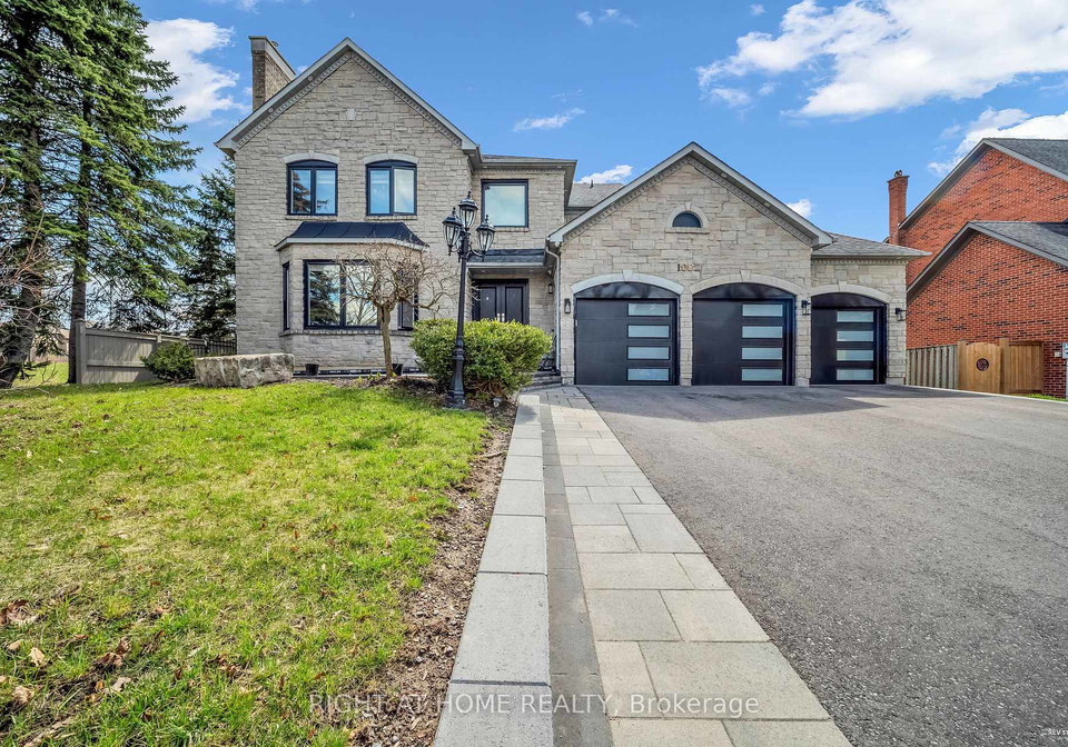 1092-stonehaven-avenue-newmarket-ontario-n13097412