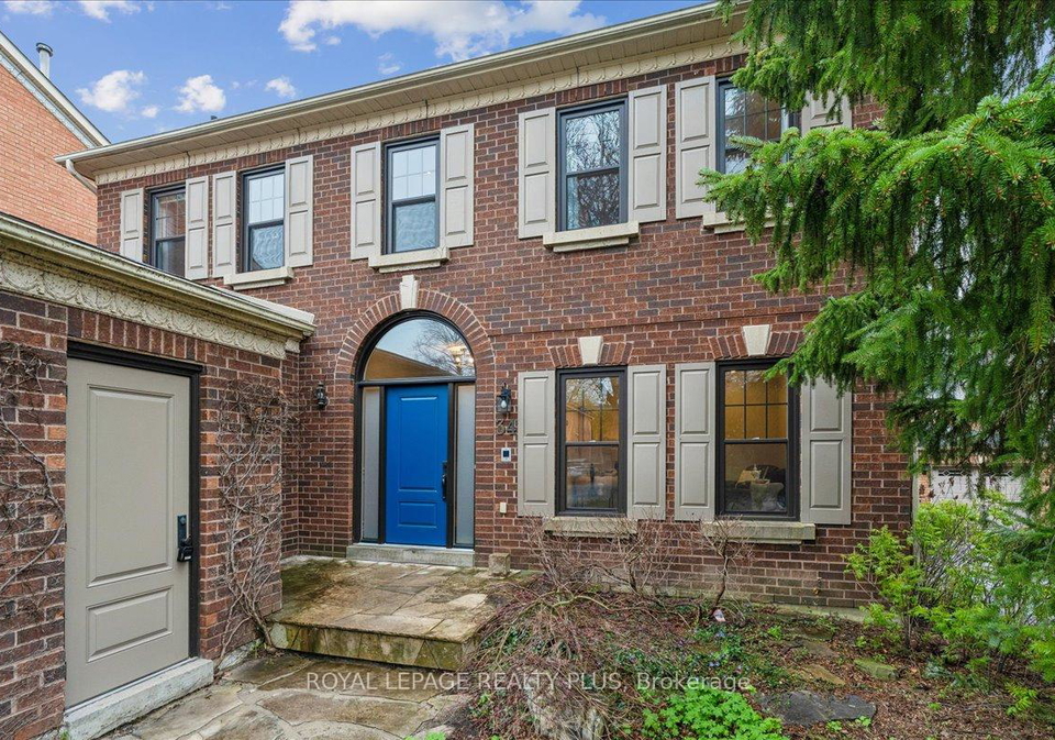 34-theobalds-circle-richmond-hill-ontario-n13097954