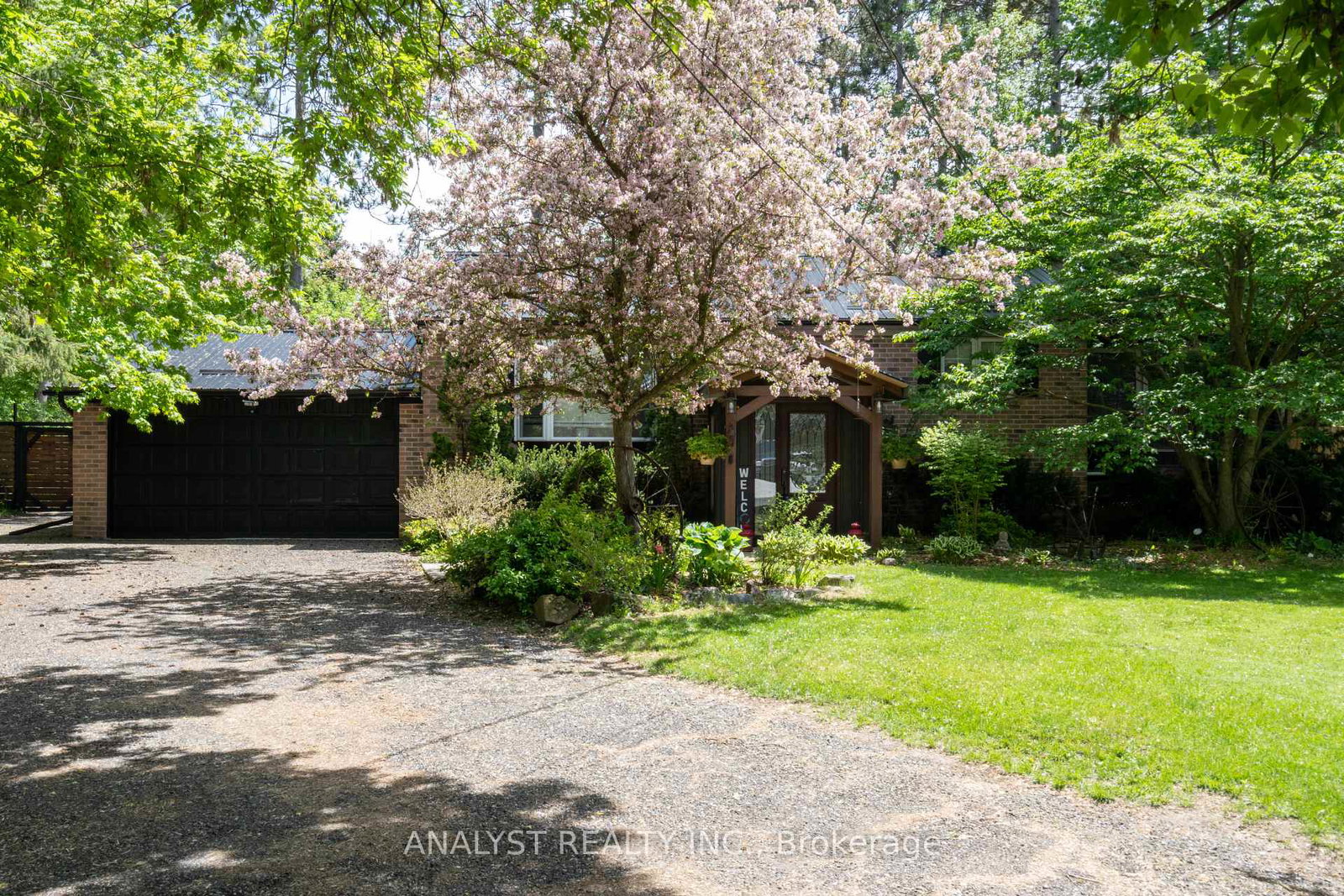 19-pine-park-boulevard-adjala-tosorontio-ontario-n13101242