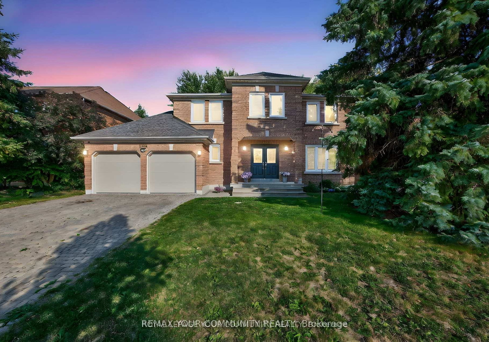 684-exceller-circle-newmarket-ontario-n13102722
