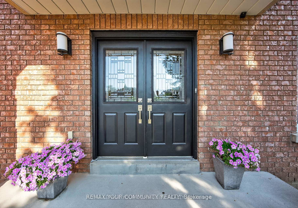 684-exceller-circle-newmarket-ontario-n13102722