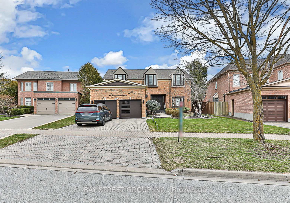 11-gatcombe-circle-richmond-hill-ontario-n13103894