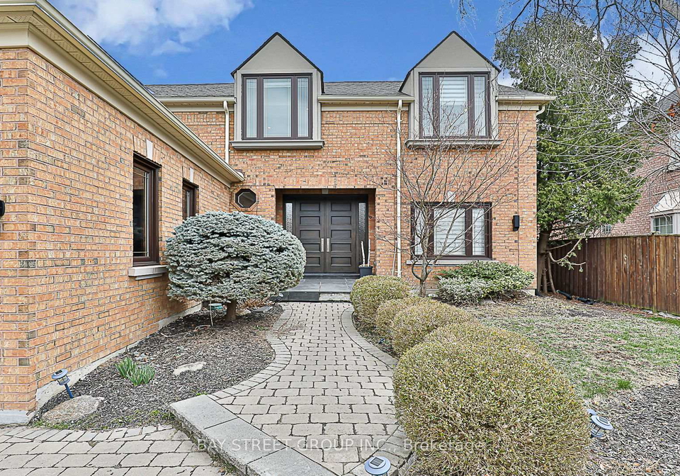 11-gatcombe-circle-richmond-hill-ontario-n13103894