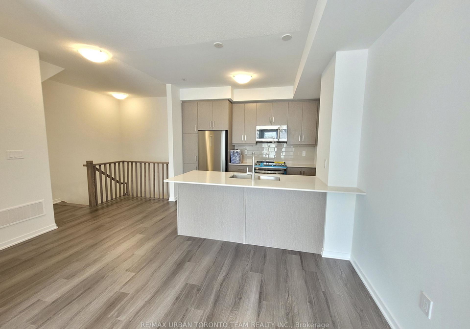 150-honeycrisp-crescent-vaughan-ontario-n13104104
