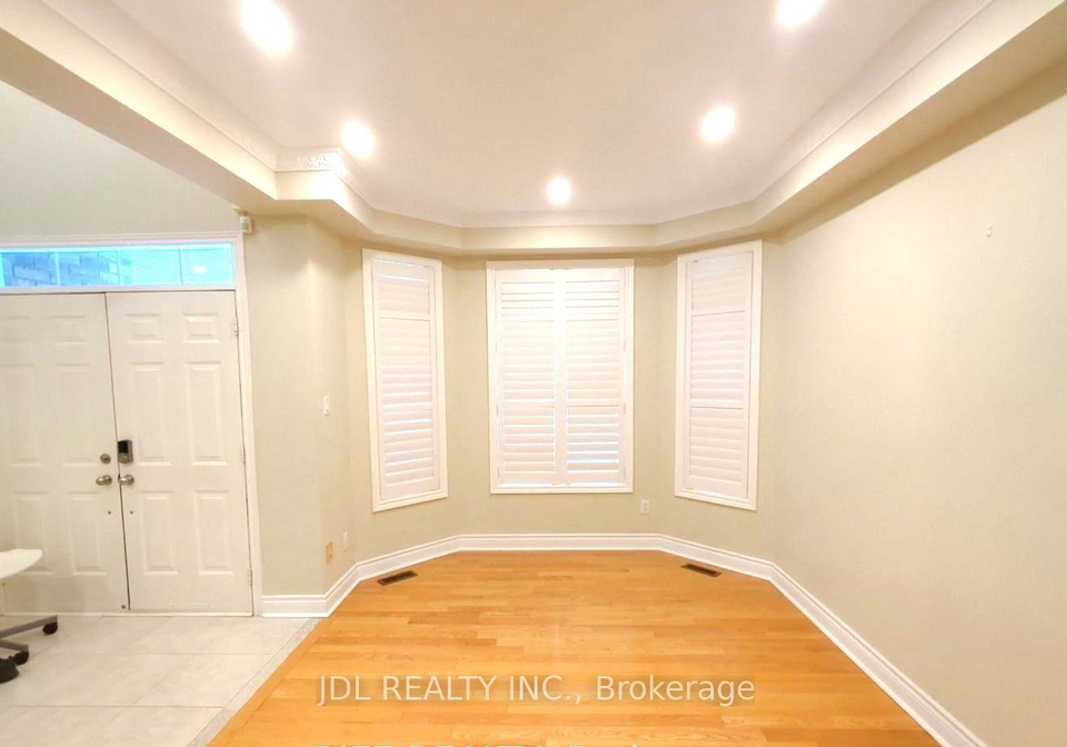 6-odessa-crescent-markham-ontario-n13105924