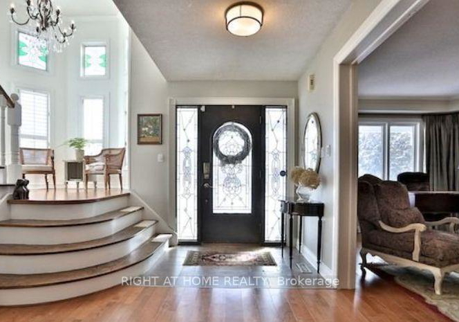 2-bombay-court-richmond-hill-ontario-n13106142