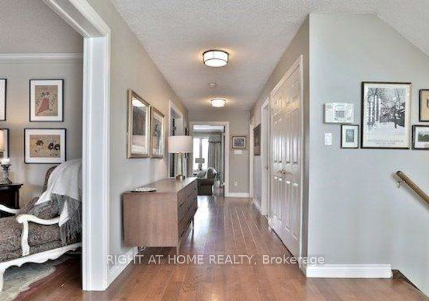 2-bombay-court-richmond-hill-ontario-n13106142