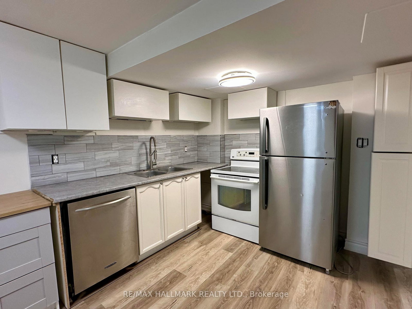 83-red-river-crescent-newmarket-ontario-n13106728
